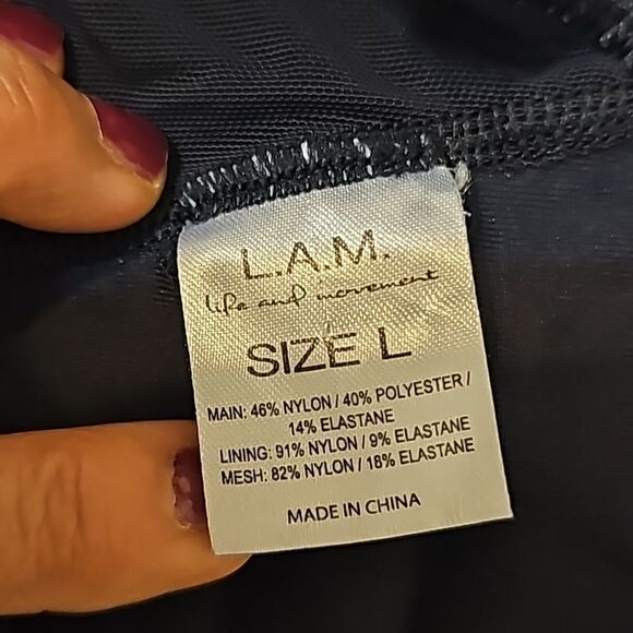 L.A.M SPORTS BRA SIZE LARGE. - Picture 7 of 8